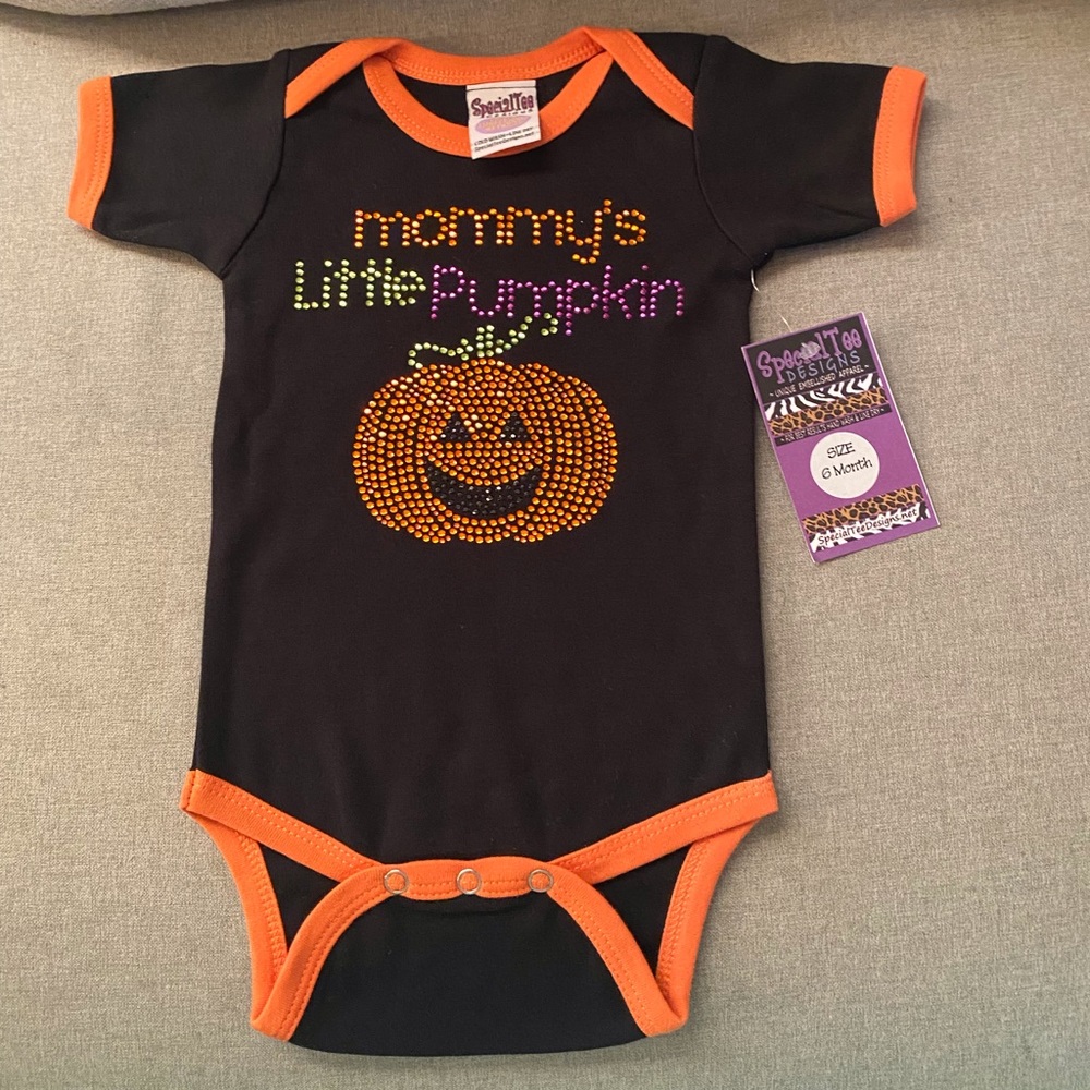 Baby bodysuit Mommy's little pumpkin embellished 100% cotton Halloween 6M NWT